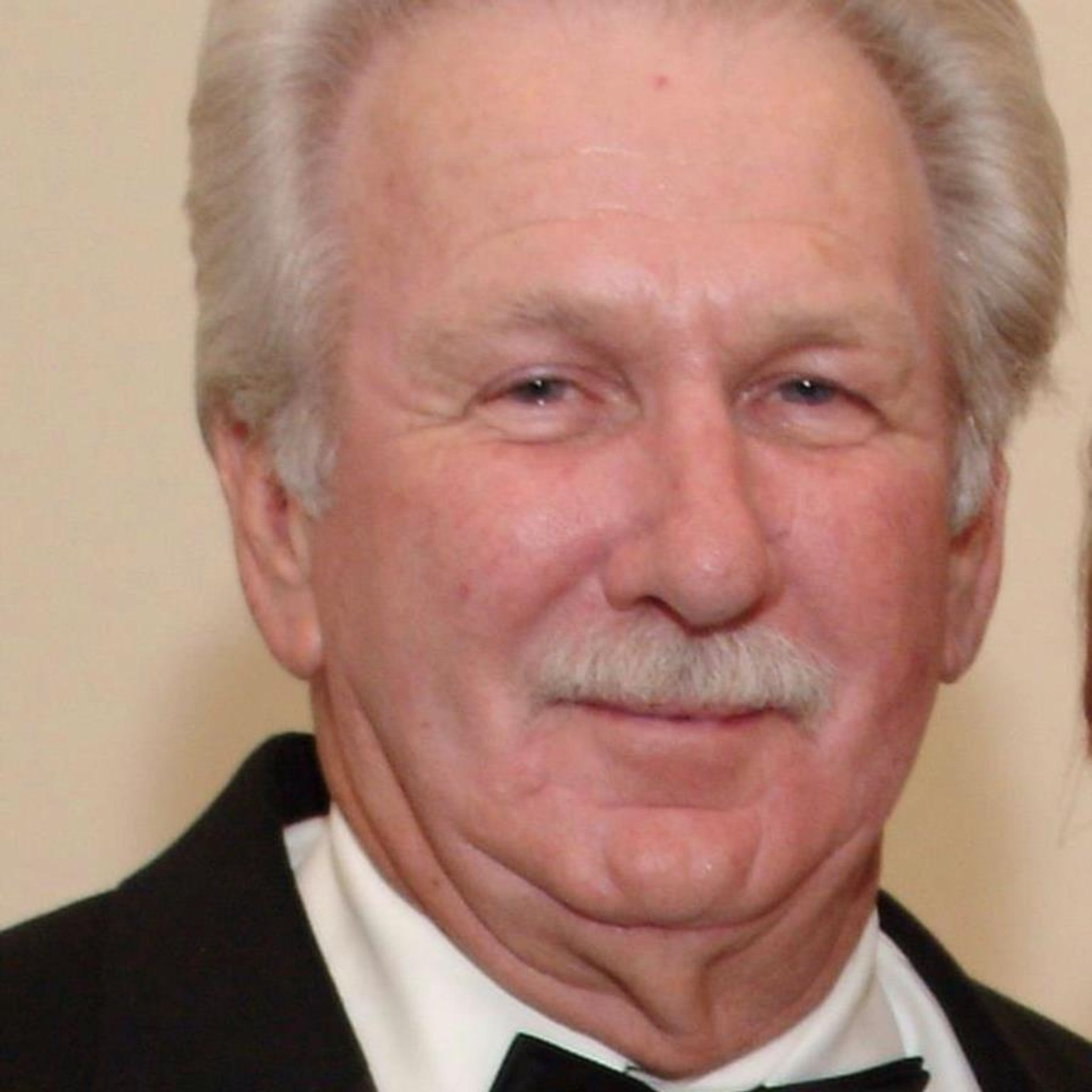 Thomas Oswald - Client Success Analyst at NeuAnalytics | LinkedIn, image size:2048x2048