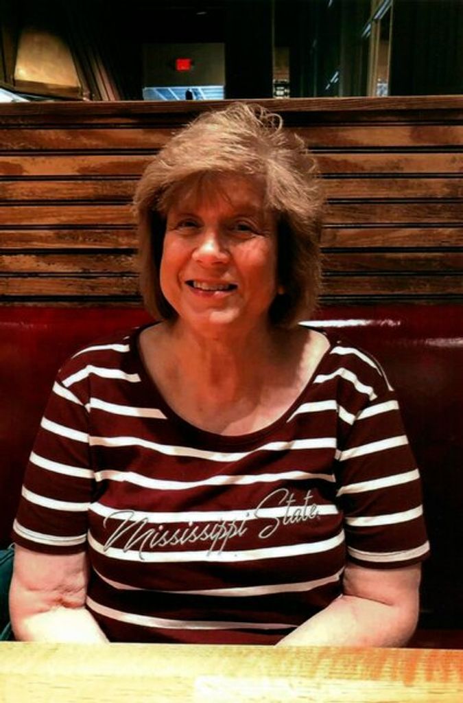 Sara Hollis Profile Photo