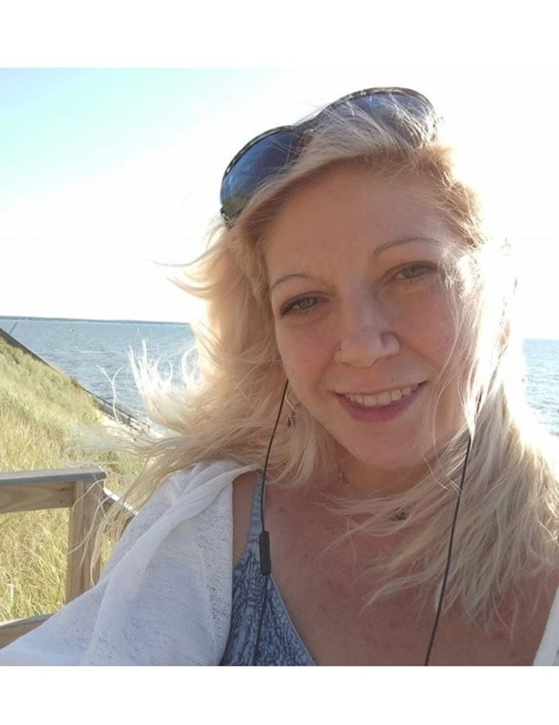 Catherine Courtade Profile Photo