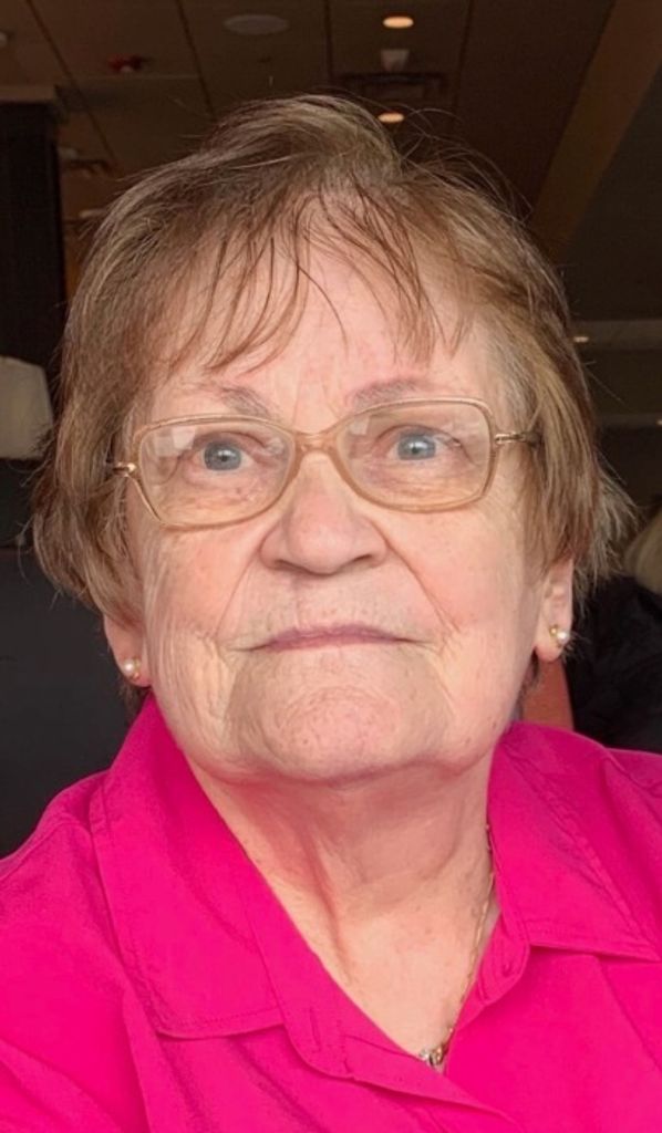 Margaret Mary "Peggy" (Hunt)  Mclaughlin