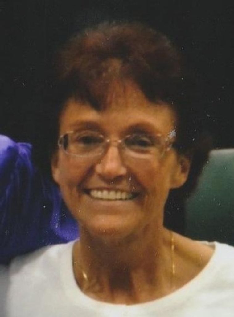 Julie Marie Van Name Profile Photo