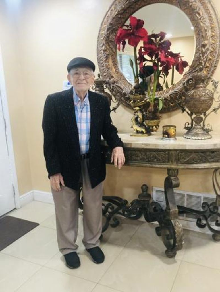 Lupo "Mario" Hernandez Profile Photo