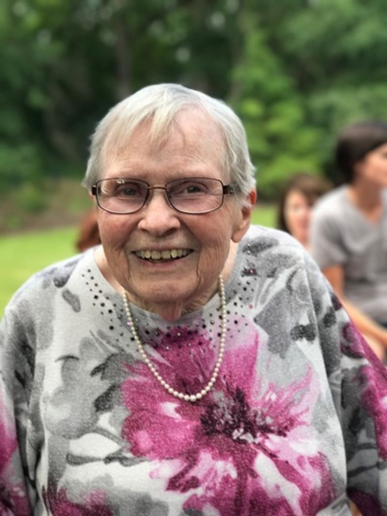 Joanna "Jo" Lillian Henze Profile Photo