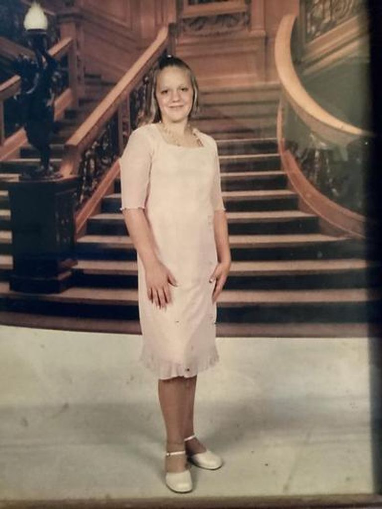 Sarah Eva Harper Profile Photo