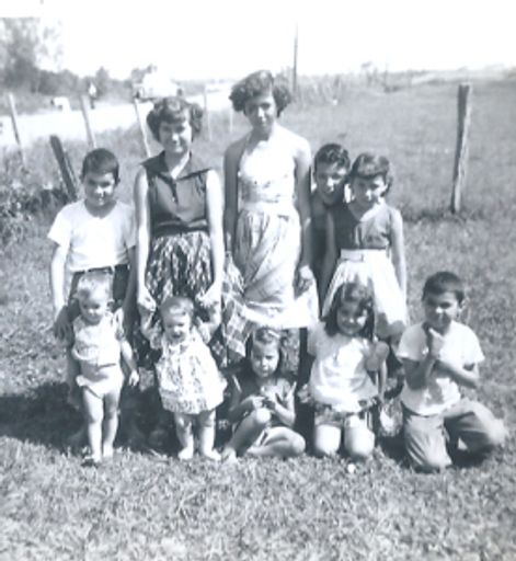 Carolyn Sue Barrow photo gallery thumbnail 19 of 41