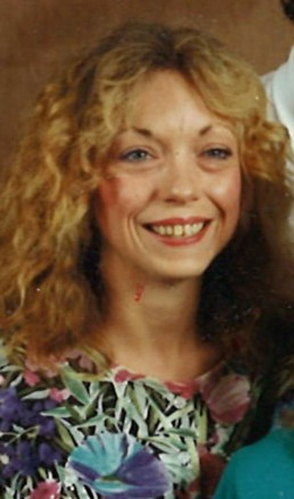 Delyn Lorraine Lynch