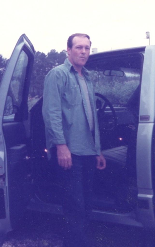 William Harold "Louie" Roberts Profile Photo