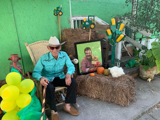 Santos Valdez Sr. photo gallery thumbnail 85 of 151