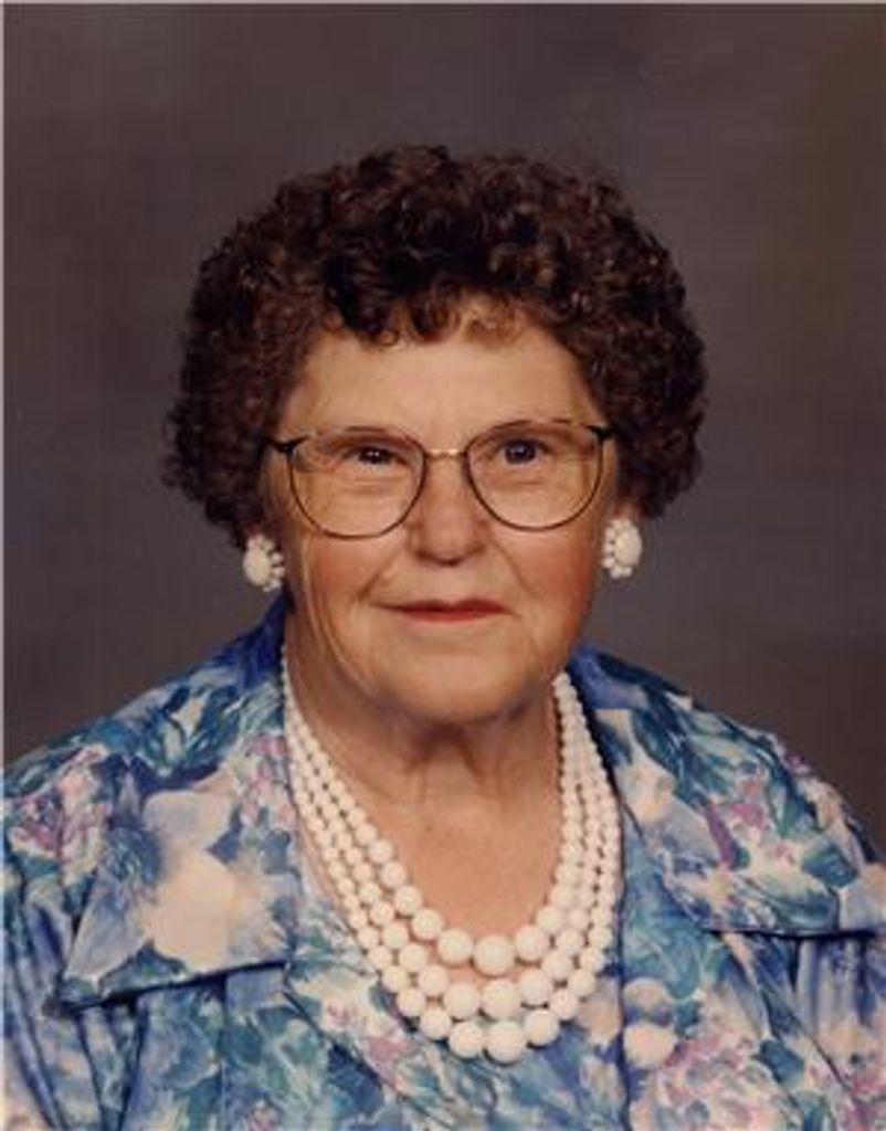 Sophia "Sophie"  Hoff