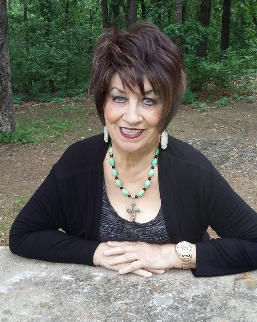 Linda Lucille Hobbs Profile Photo