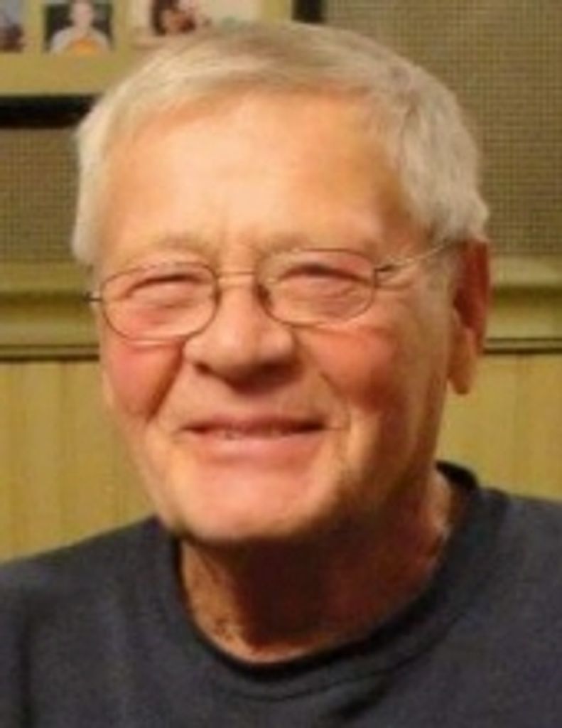 Alfred "Chuck"  Lippold