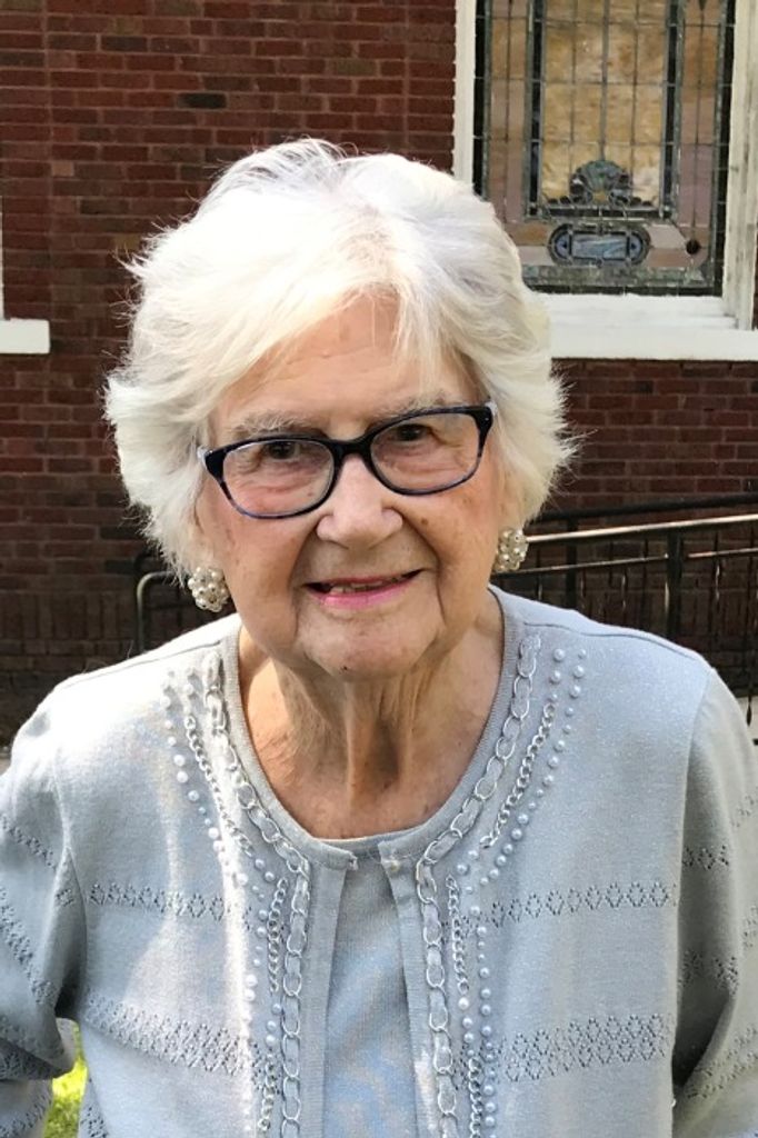 Carolyn (Mcneill)  Roper