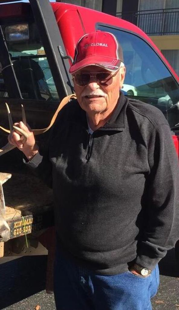 Gordon "Duck" Moore Profile Photo