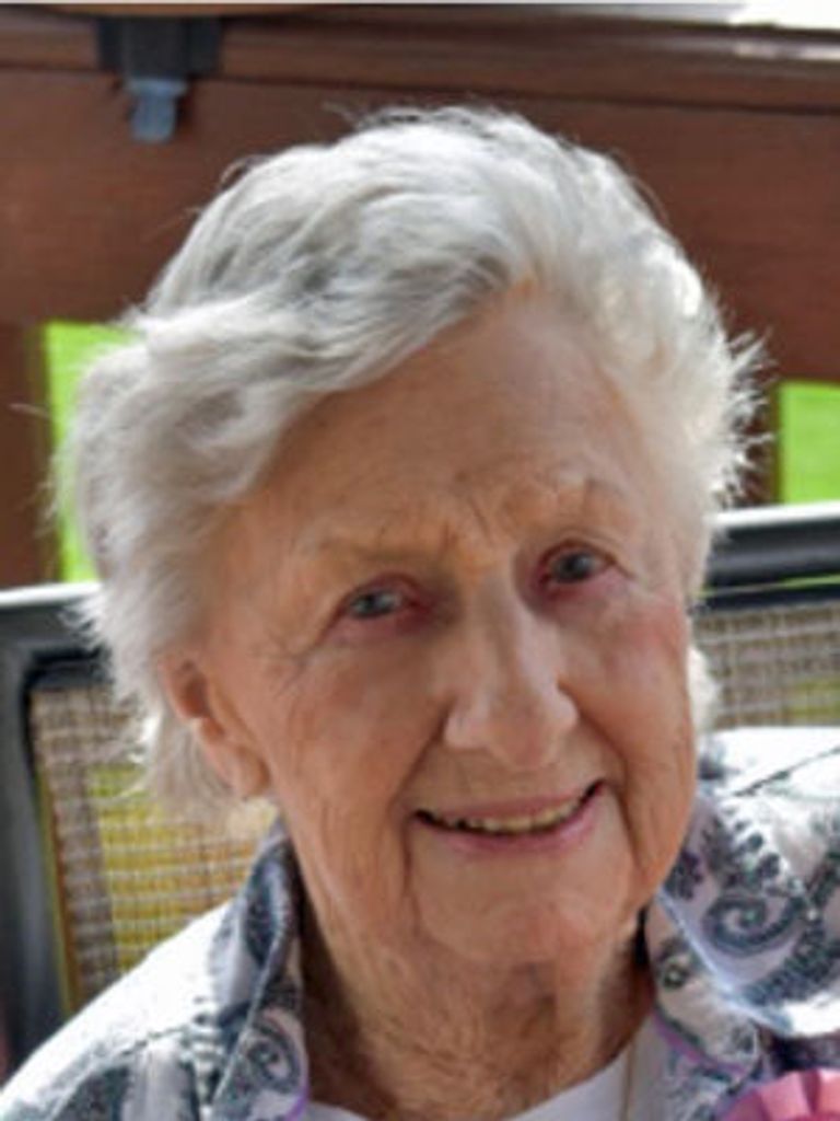 Dolores “Dee” Lamich, Nee Powell