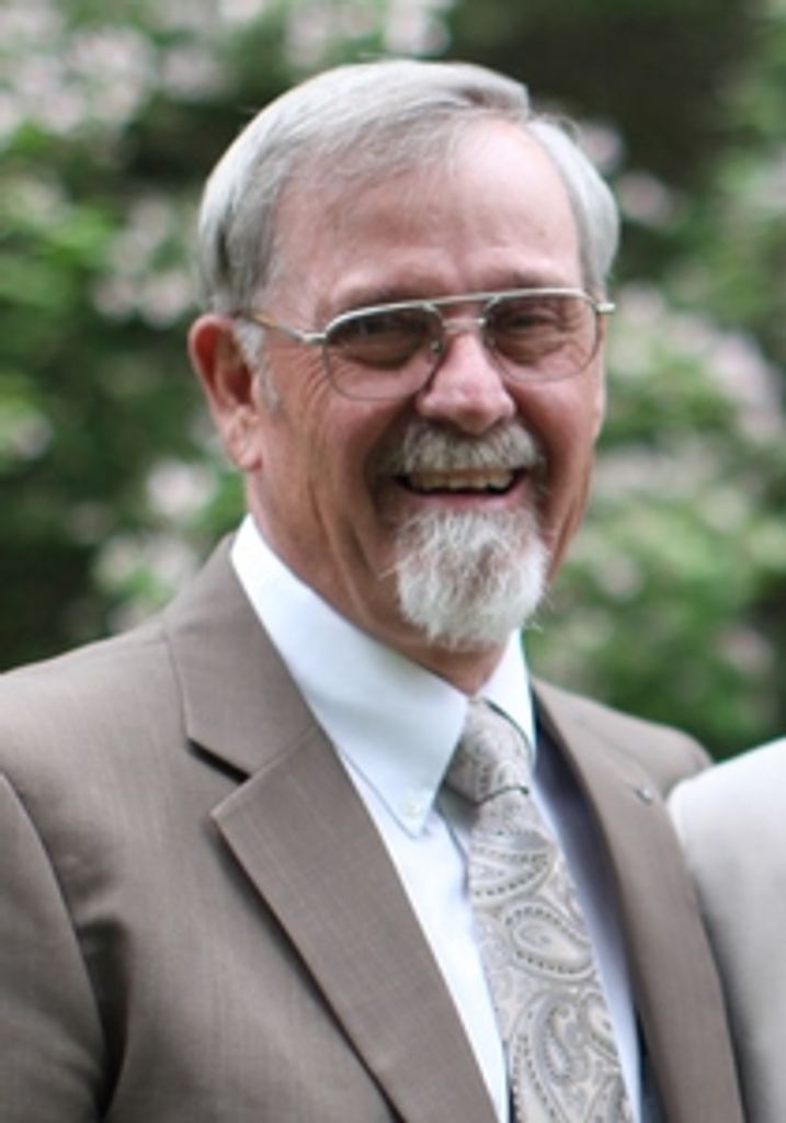Clinton Bolton