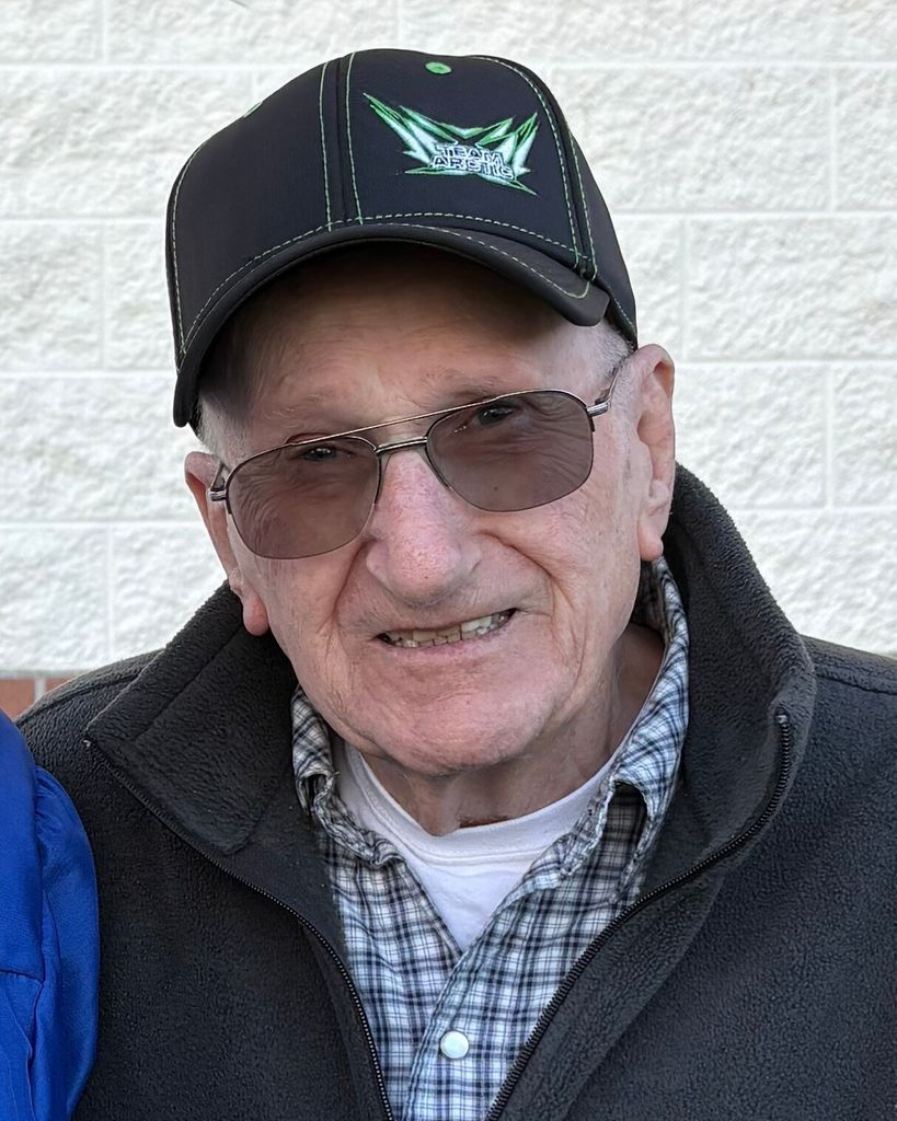 Lyle Hanson Profile Photo