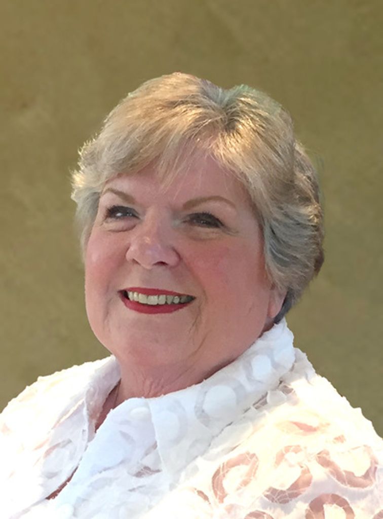 Velja Lacey Profile Photo