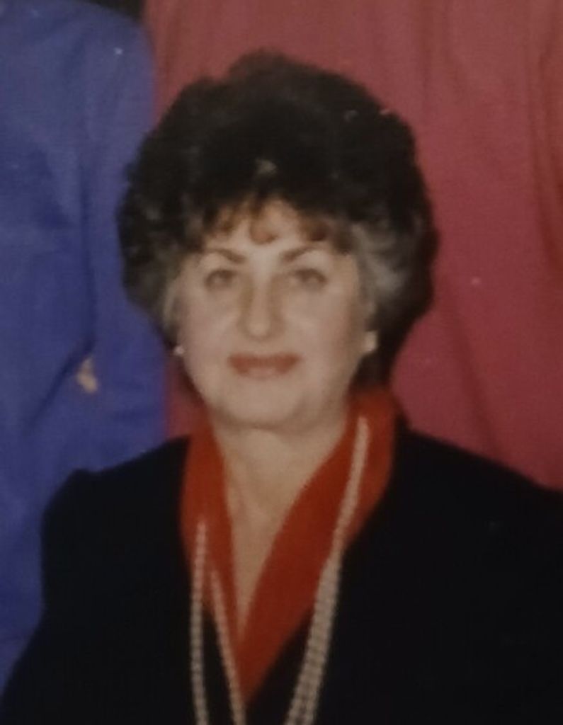 Presbytera Mary Michelis