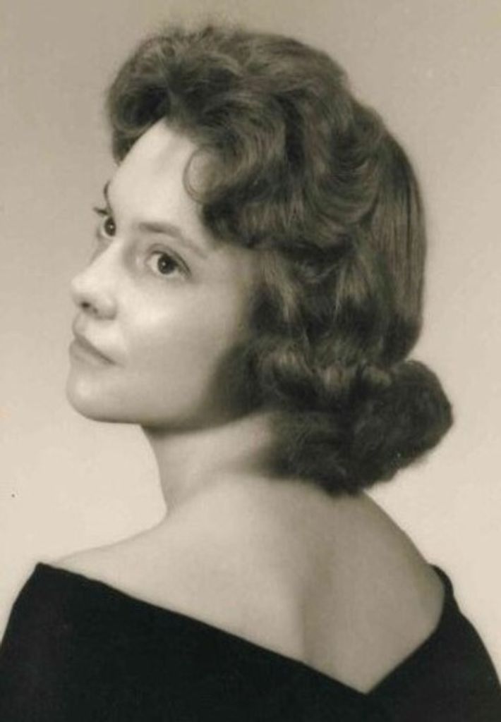 Linda L. Hoess Profile Photo