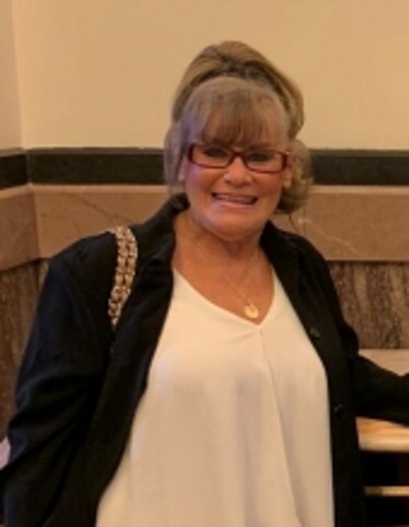Elizabeth Veronica "Roni" Faust