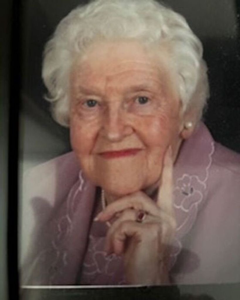 Pauline (Crawley)  Frank