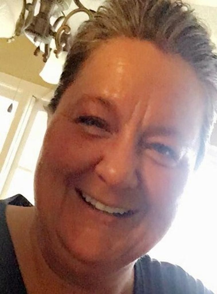 Julie Governatori Profile Photo