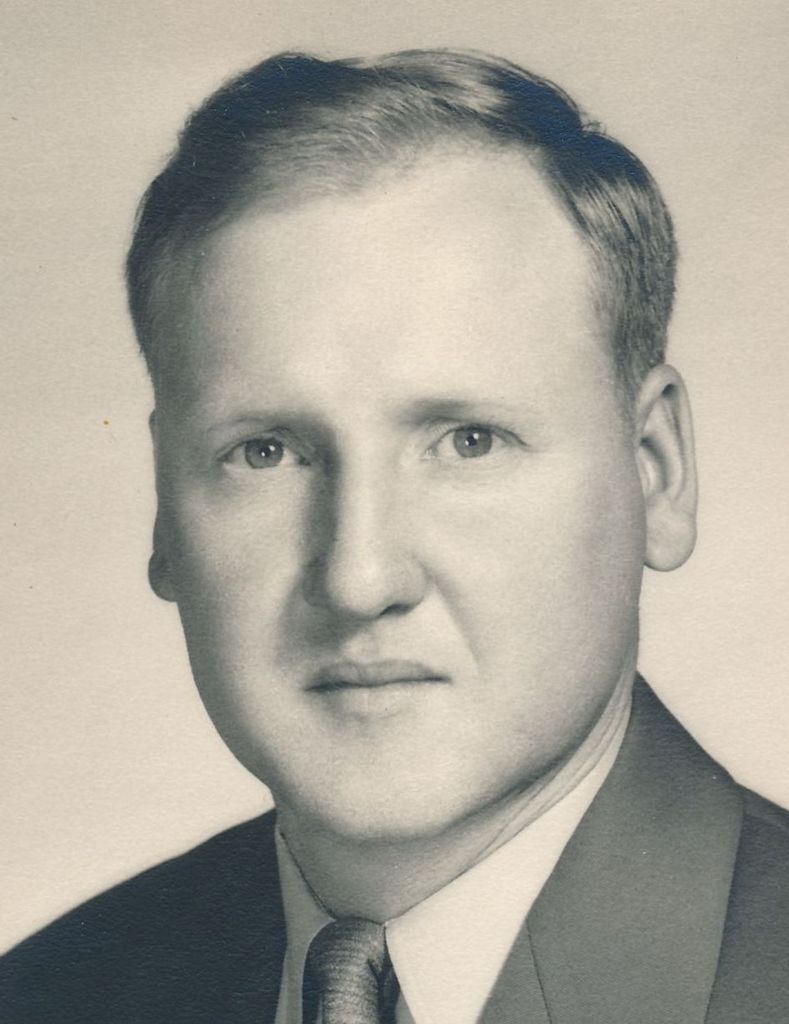 Gus Menil