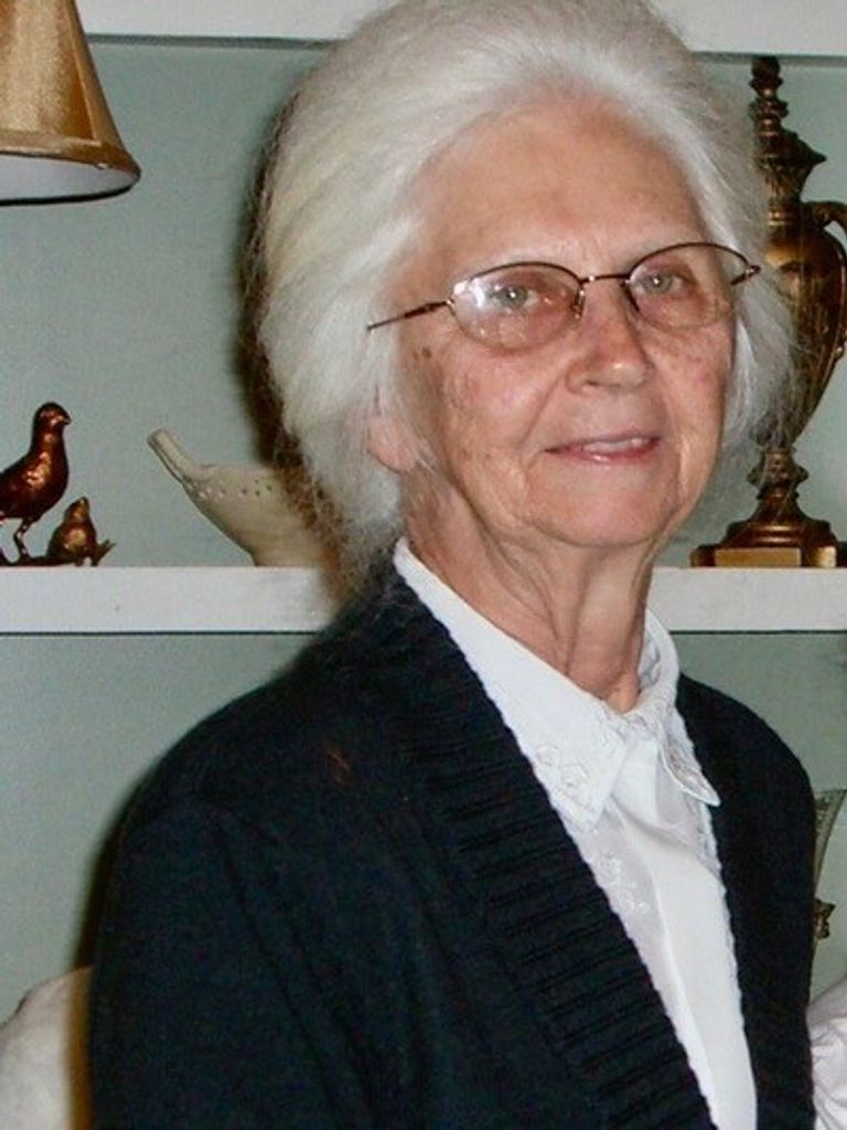 Delphia "Faye" Folds