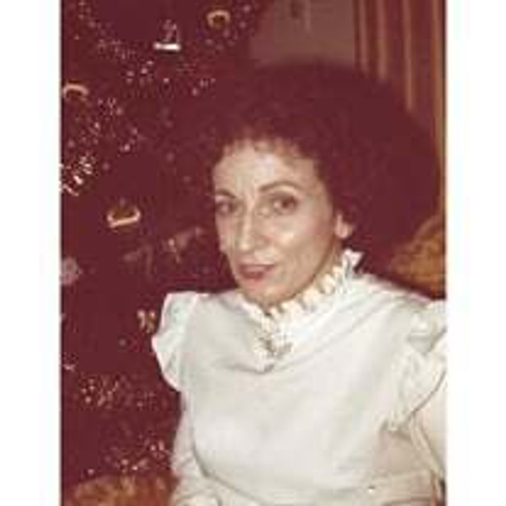 Laura Julia Peters Profile Photo