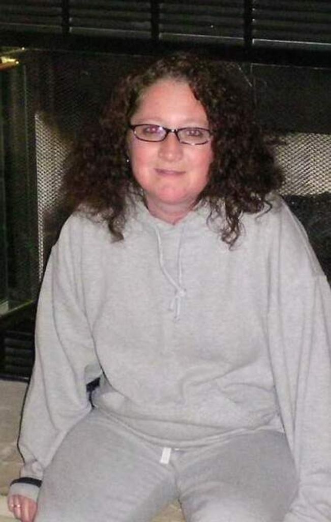 Debbie L Hollands