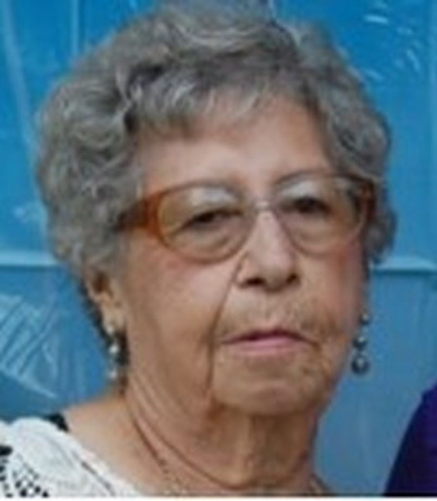 Dora Medina
