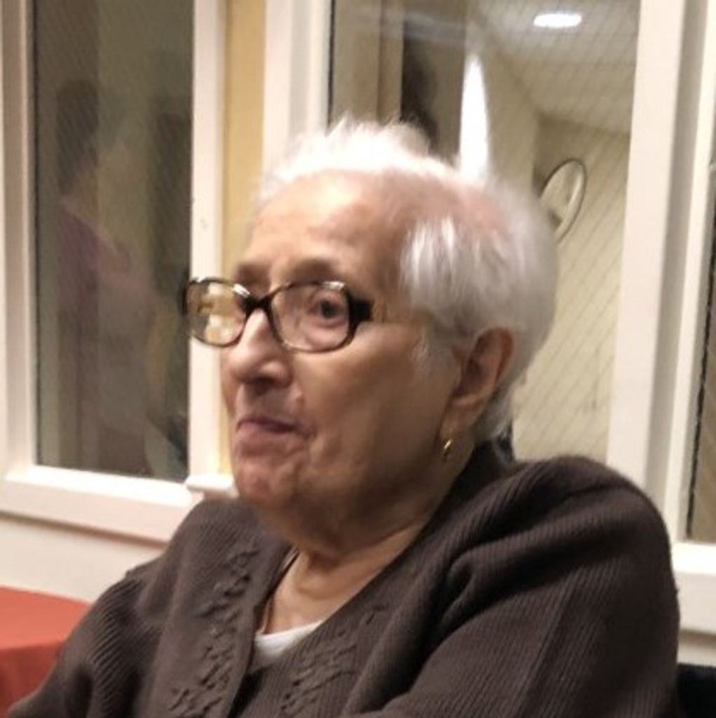 Dora Pereira