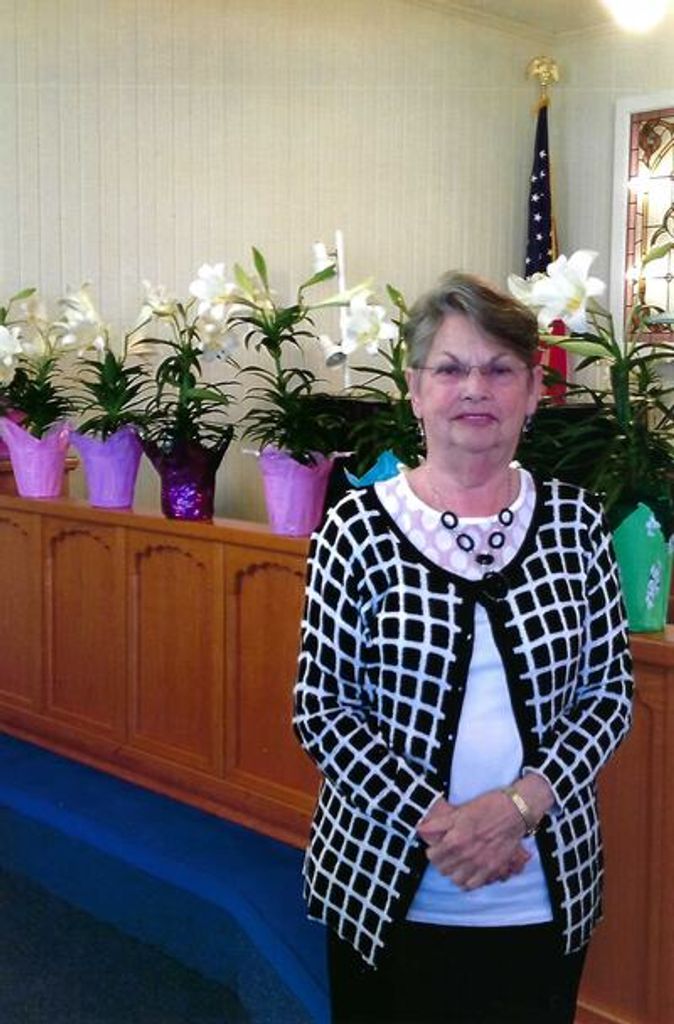 Mae Elliott Profile Photo