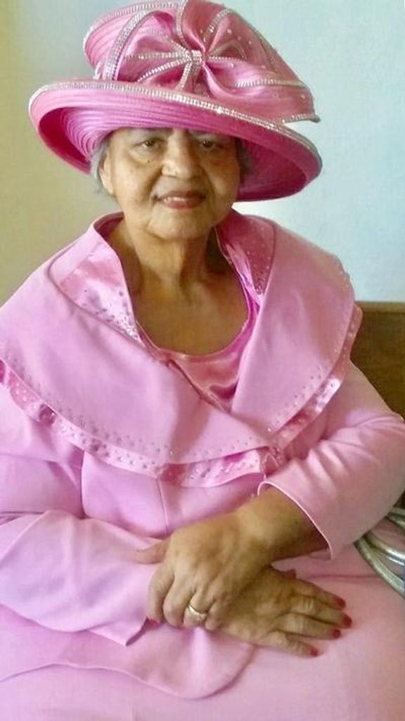 Louisa Henderson Profile Photo