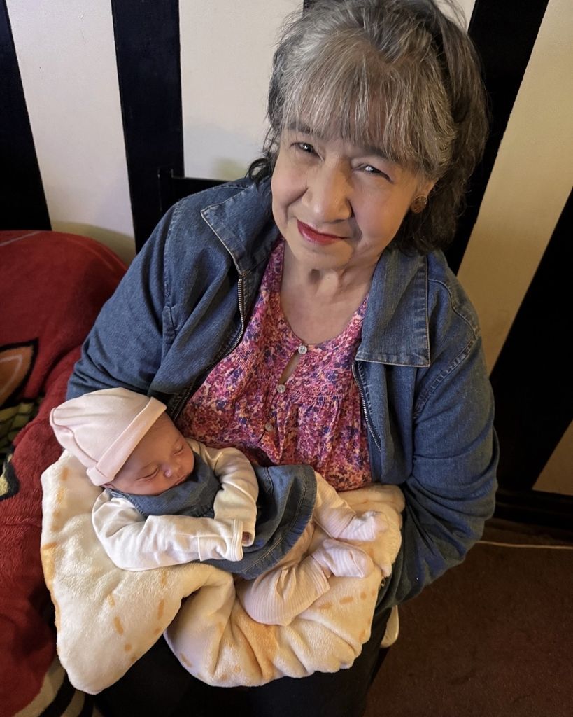 Esther M. Perez (nee Martinez) Profile Photo