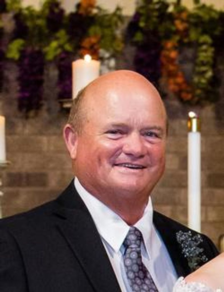 Mike Hale Profile Photo