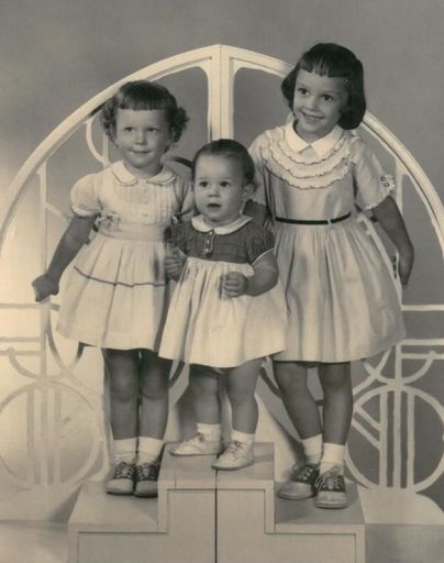 Donna Lyn Mosier photo gallery thumbnail 31 of 155