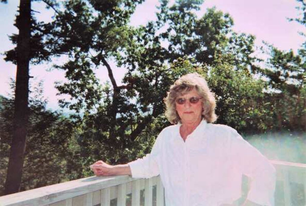 Carolyn Lavonne Mcstoots
