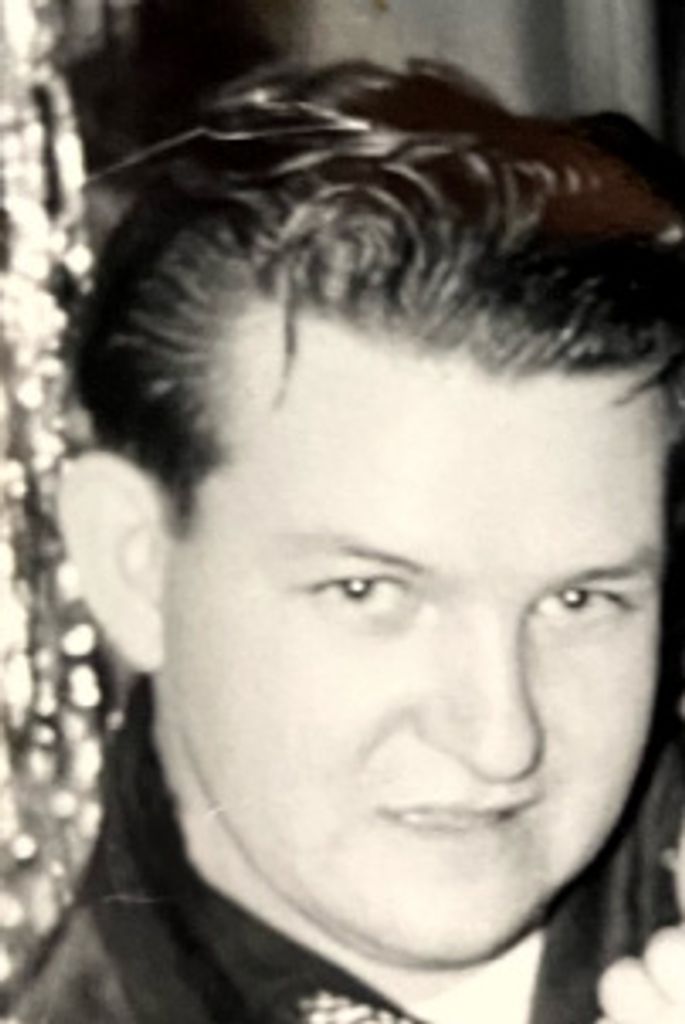 Kenneth R. Swanson