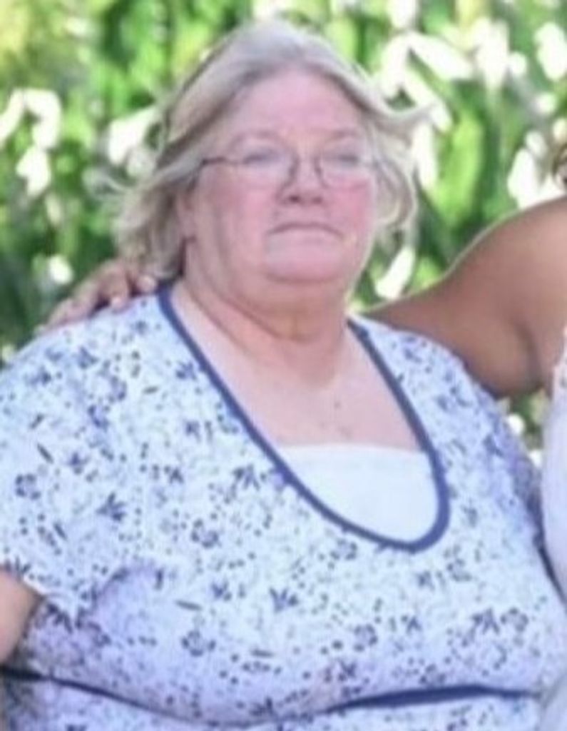 Linda L Feary