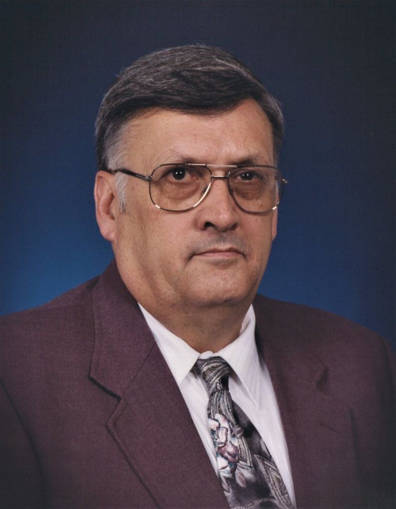 Raymond  Bull