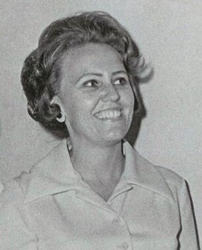 Lesta Madeline Moffett photo gallery thumbnail 11 of 33