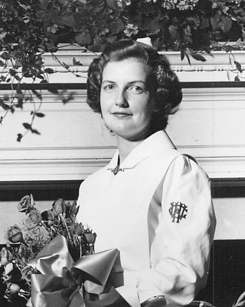 Elaine "Betty" McFarlane (nee Patterson) Profile Photo