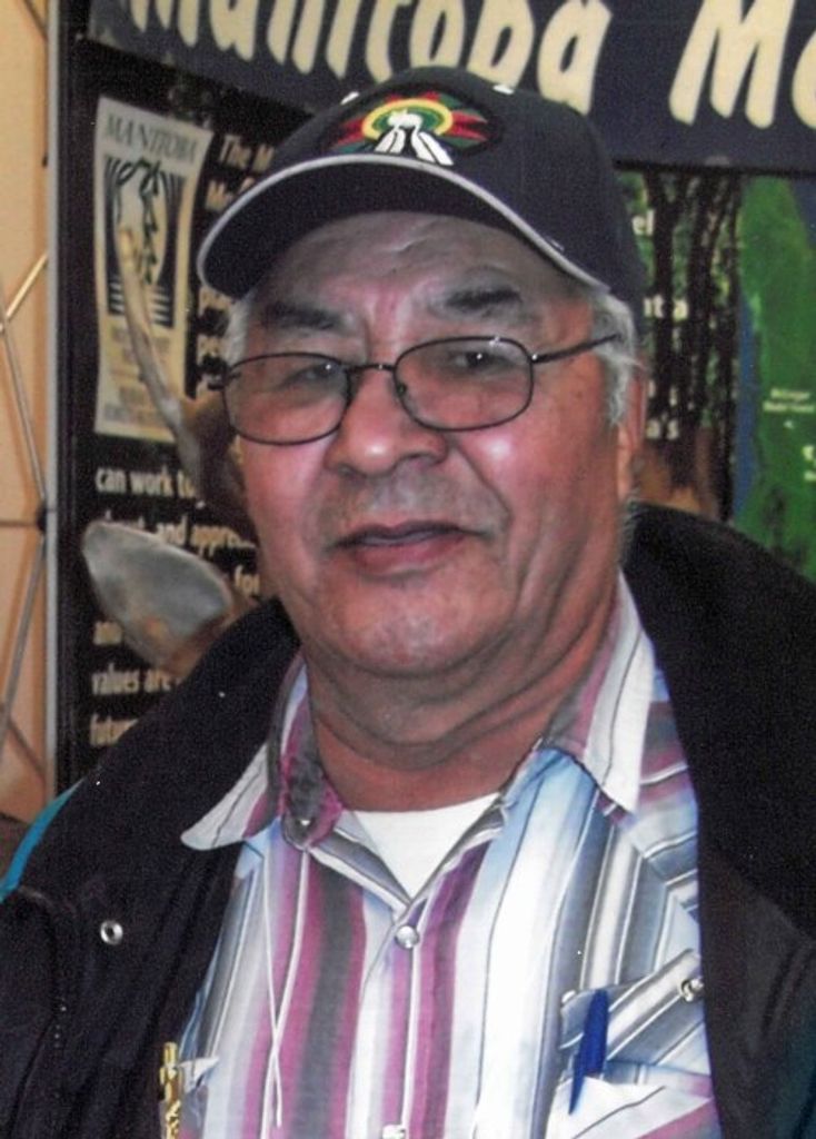 Angus Joseph Linklater Profile Photo