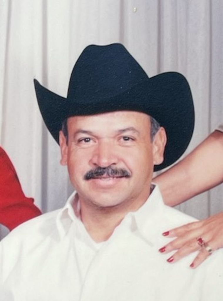 Alejandro Flores