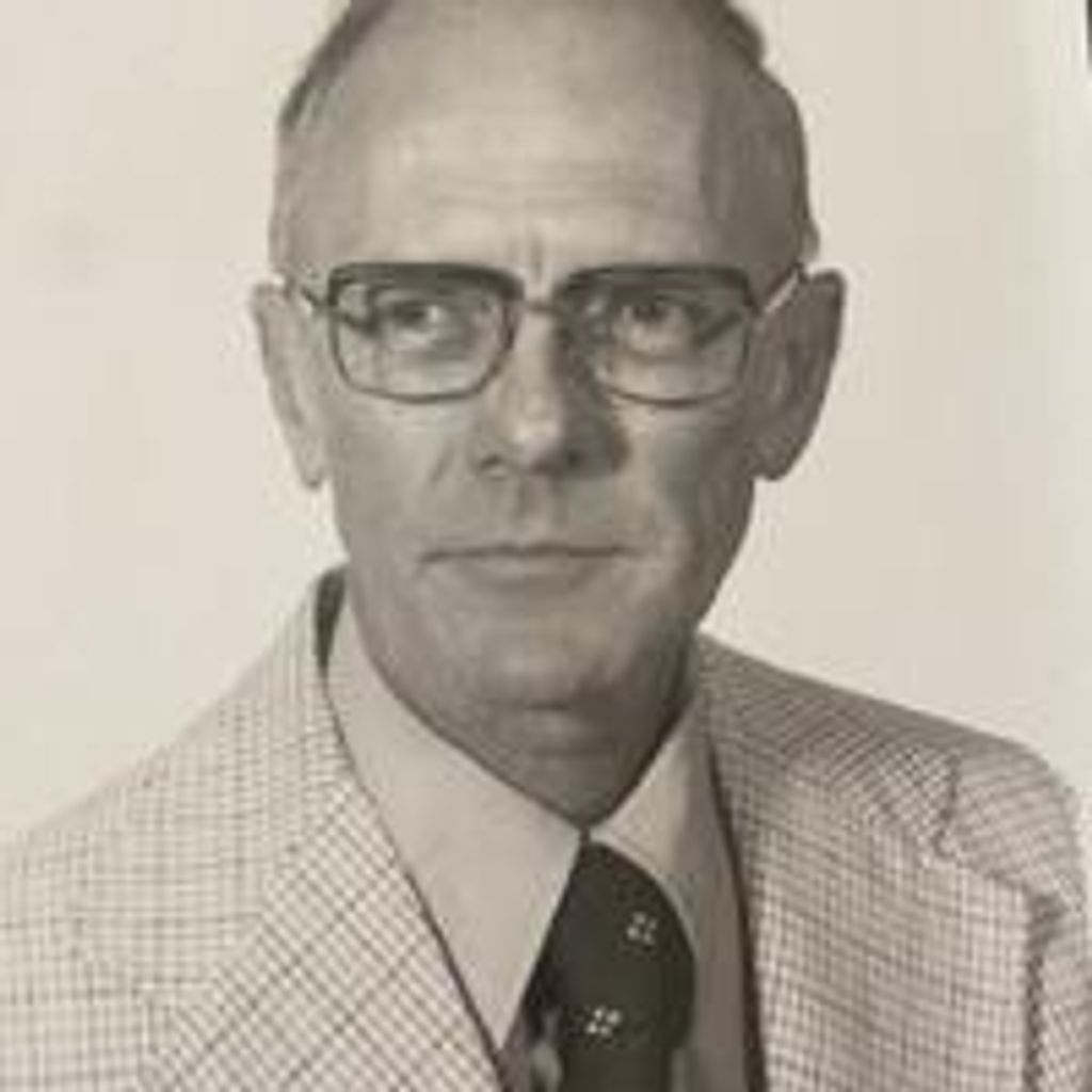 Edward Leo Albenesius