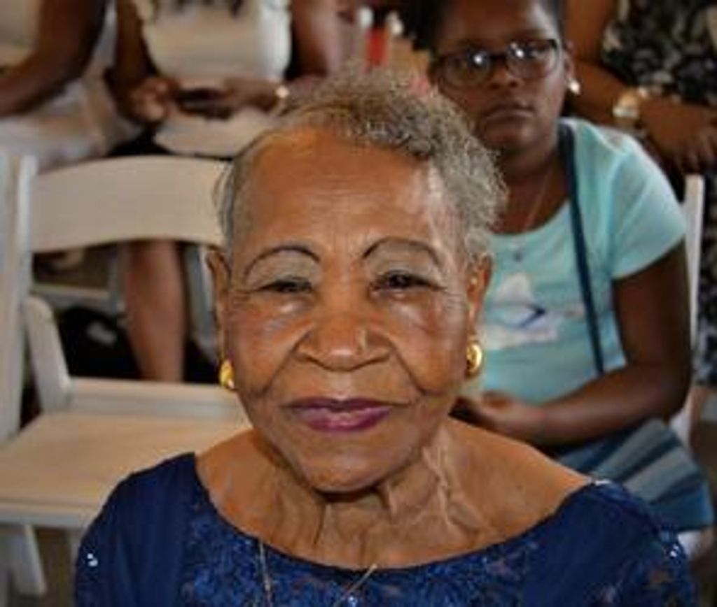 Mrs. Dorothy Foy