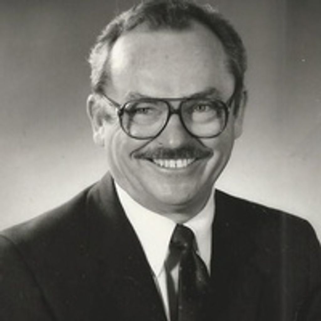 Howard C Faux