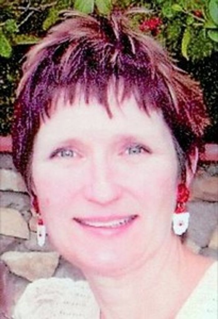 Suzanne Holloway