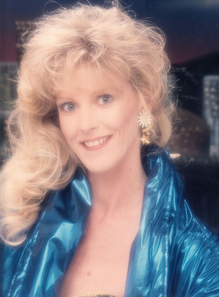 Lori Lee (Helm)  Roach